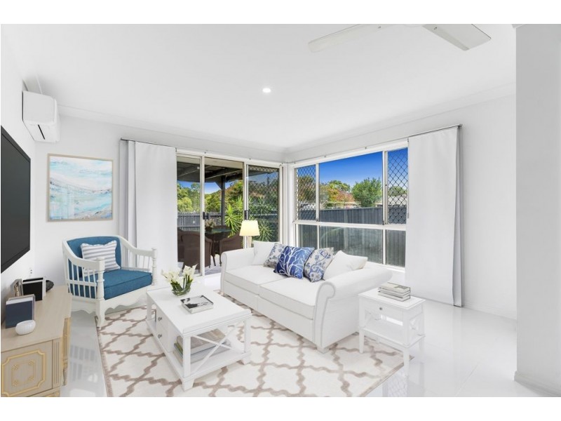 3 Virginia Place, Wynnum West QLD 4178