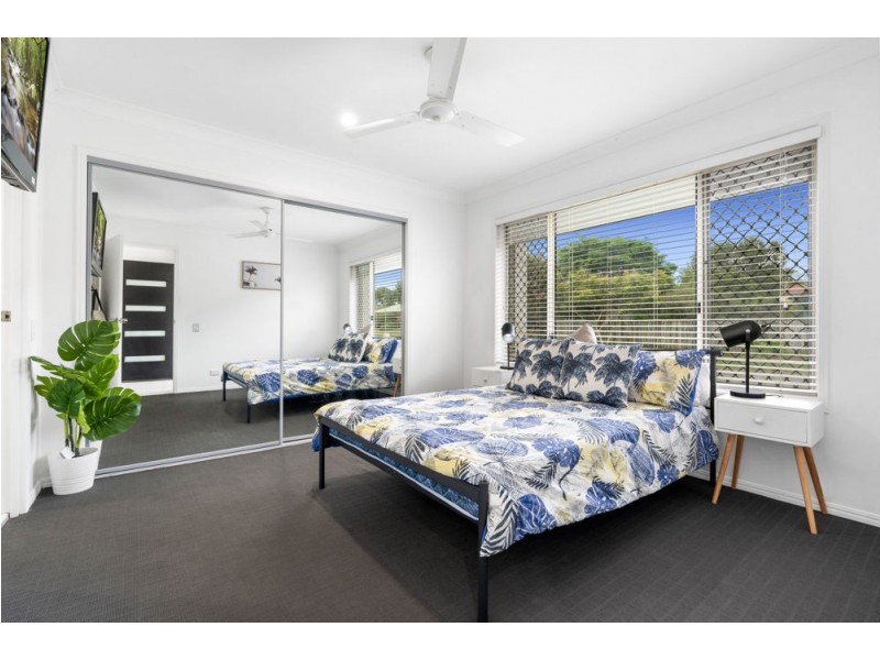 3 Virginia Place, Wynnum West QLD 4178