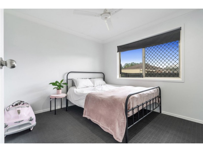 3 Virginia Place, Wynnum West QLD 4178