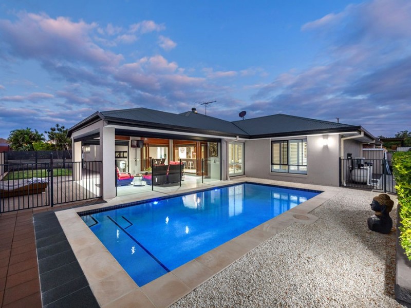 17 Senden Crescent, Manly West QLD 4179