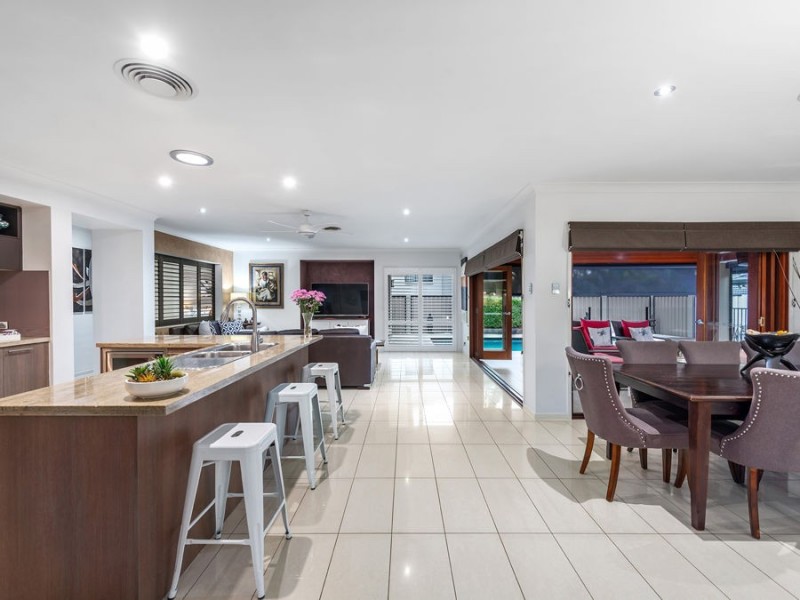 17 Senden Crescent, Manly West QLD 4179