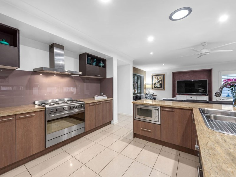 17 Senden Crescent, Manly West QLD 4179
