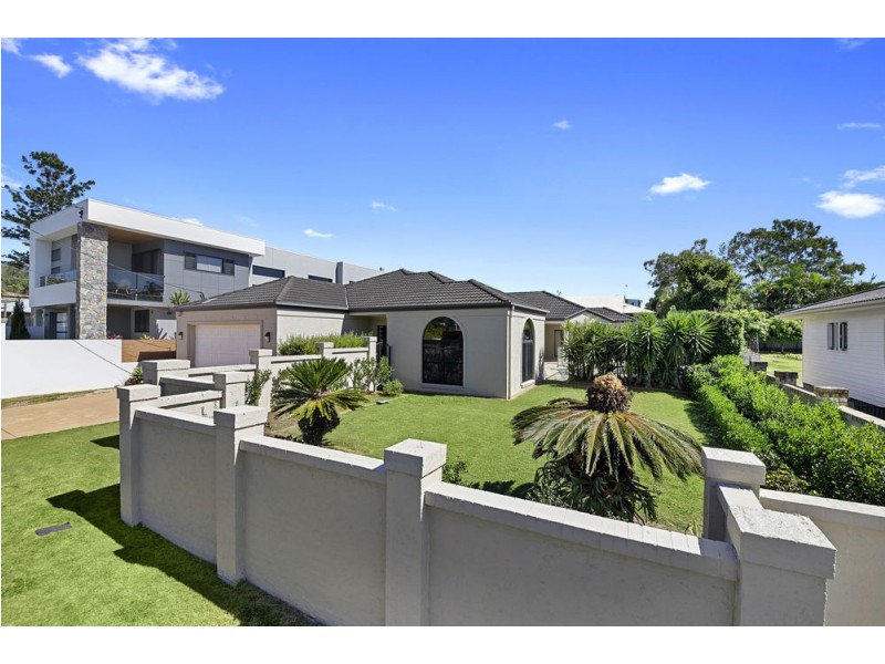 17 Thorne Street, Carina QLD 4152