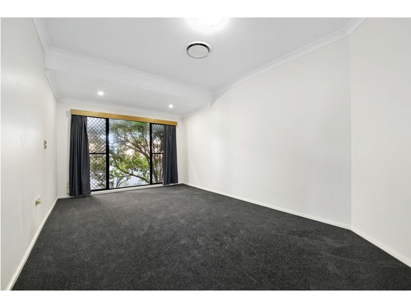 17 Thorne Street, Carina QLD 4152