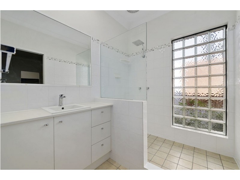 17 Thorne Street, Carina QLD 4152