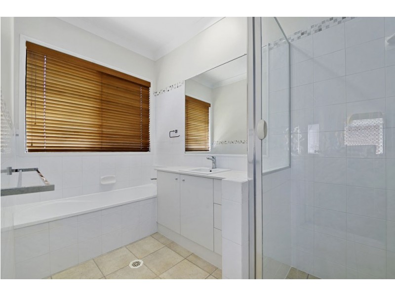 17 Thorne Street, Carina QLD 4152