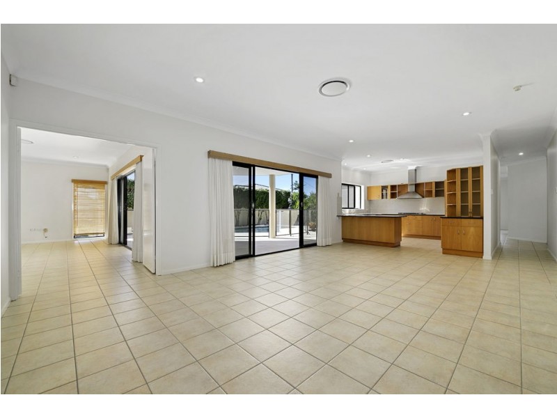 17 Thorne Street, Carina QLD 4152