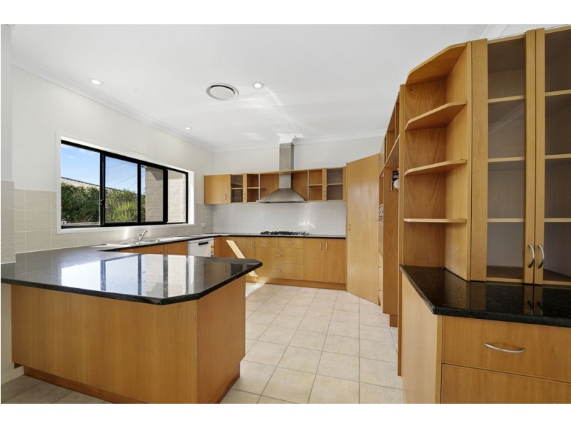 17 Thorne Street, Carina QLD 4152