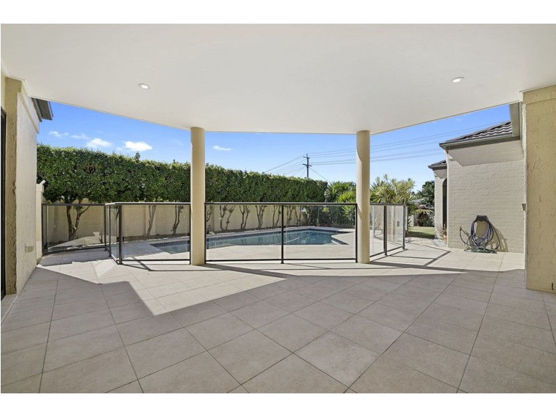 17 Thorne Street, Carina QLD 4152