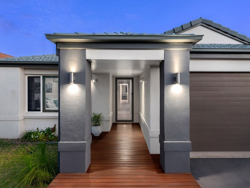 10 Jasmine Street, Wakerley QLD 4154