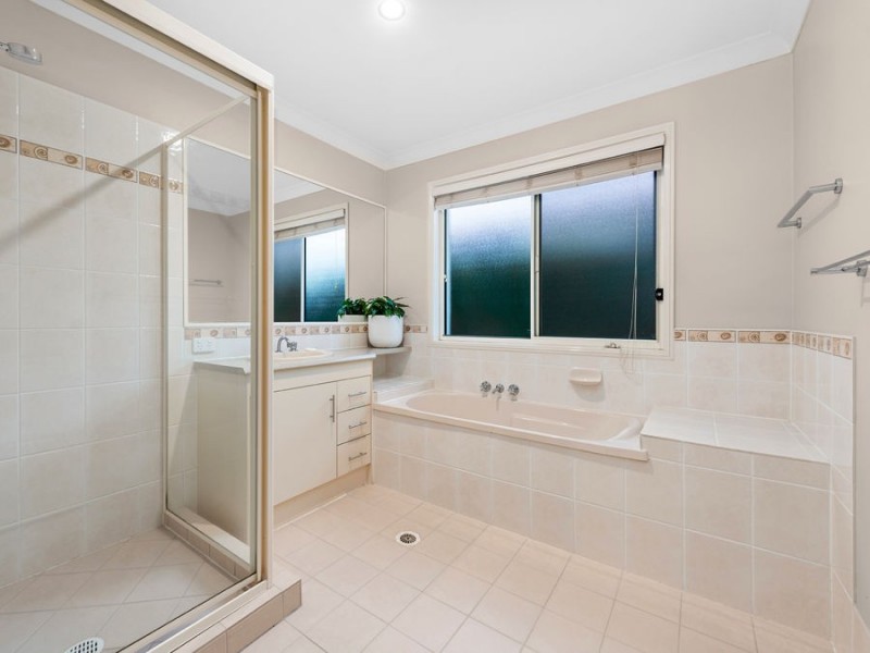 10 Jasmine Street, Wakerley QLD 4154