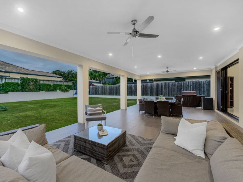 64 Ivy Crescent, Wakerley QLD 4154