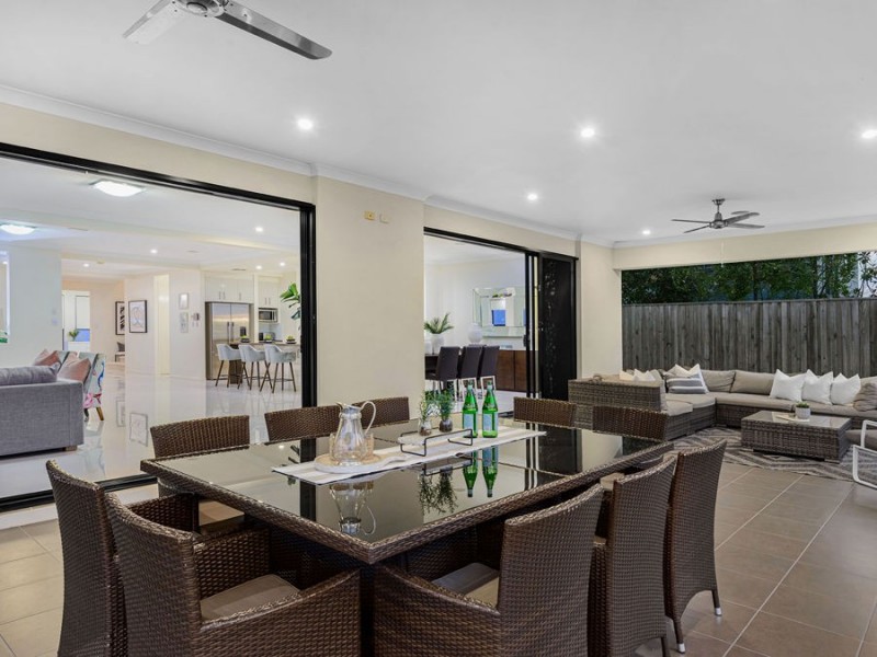 64 Ivy Crescent, Wakerley QLD 4154