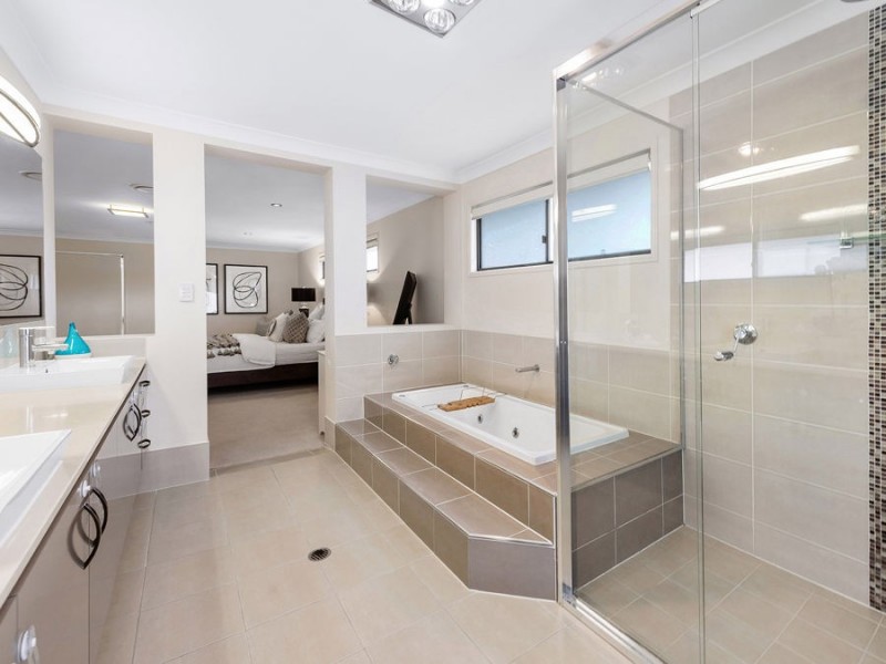 64 Ivy Crescent, Wakerley QLD 4154