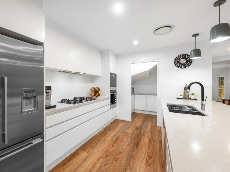 24 Brokenwood Circuit, Gumdale QLD 4154