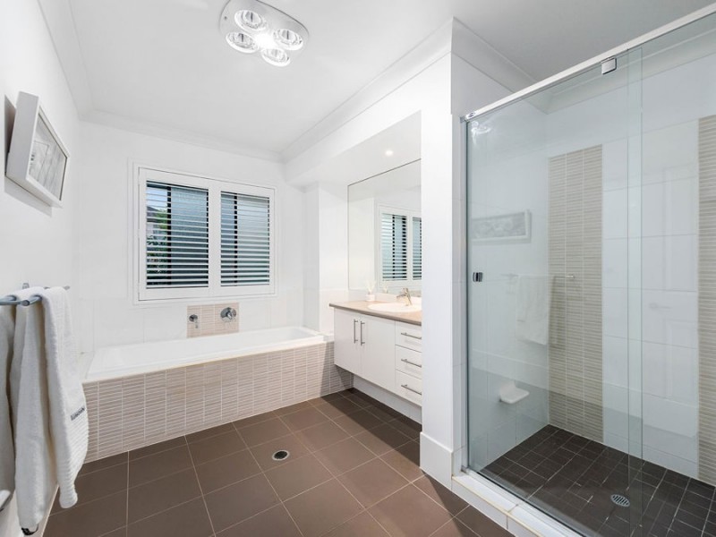 24 Brokenwood Circuit, Gumdale QLD 4154