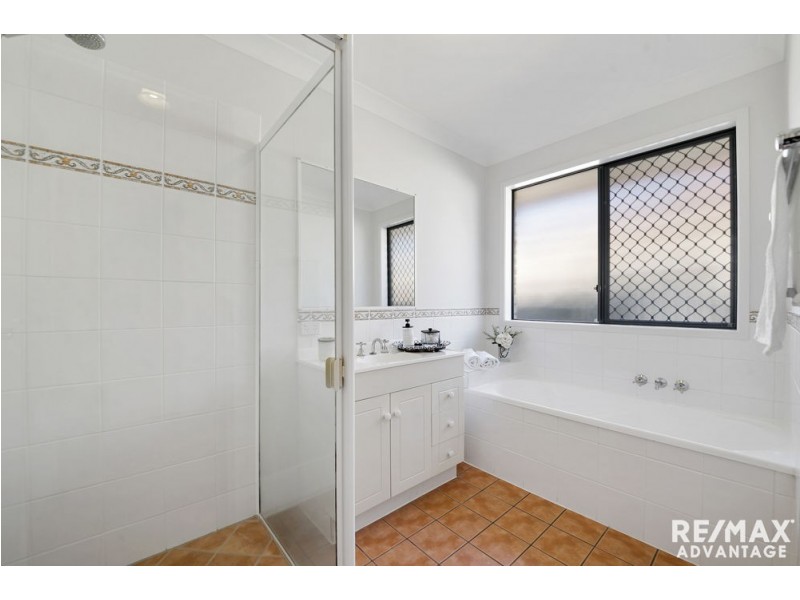 14 Samson Cres, Hemmant QLD 4174