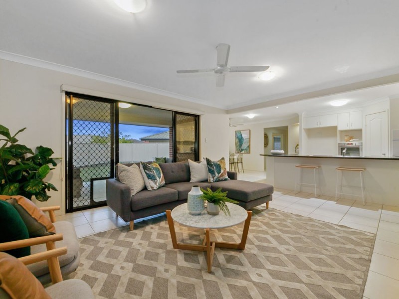 8 Malia Court, Wynnum West QLD 4178