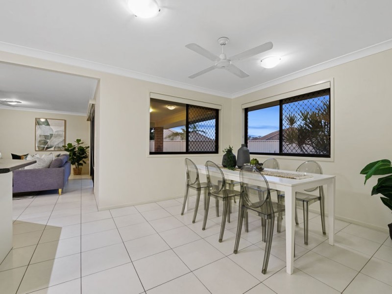 8 Malia Court, Wynnum West QLD 4178