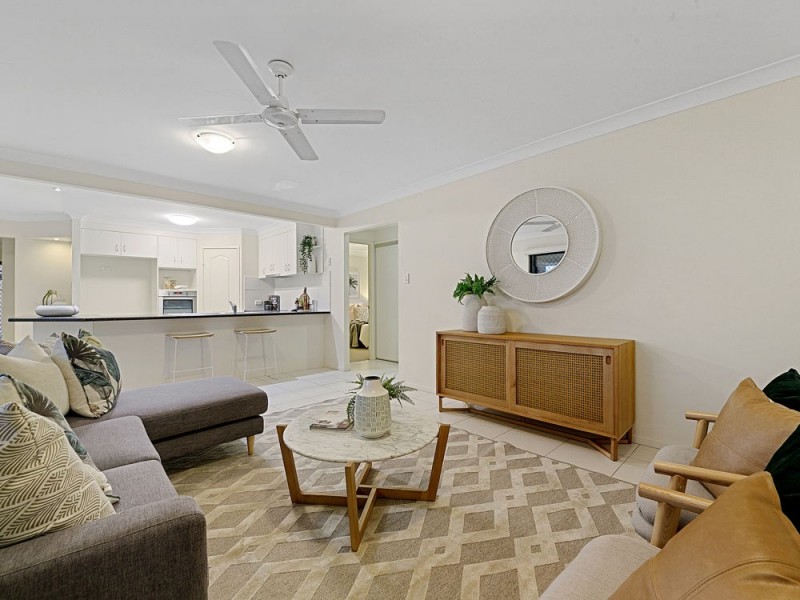 8 Malia Court, Wynnum West QLD 4178