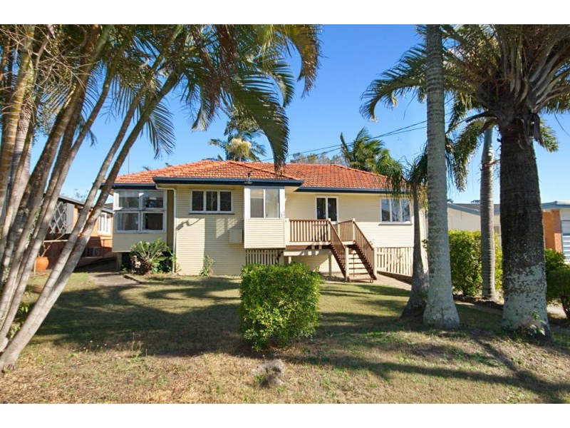 13 Brockworth Street, Wynnum West QLD 4178