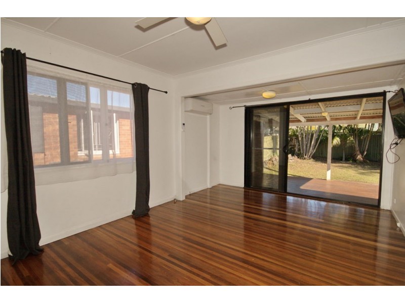 13 Brockworth Street, Wynnum West QLD 4178
