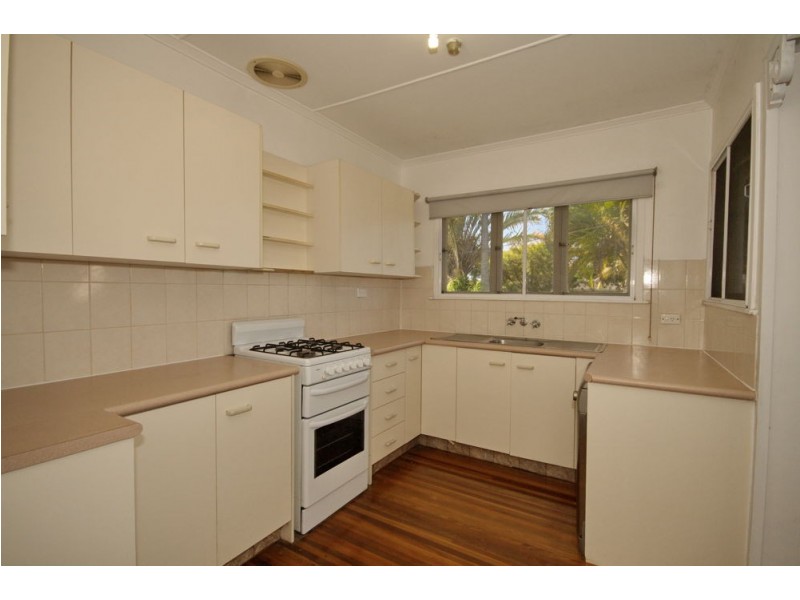 13 Brockworth Street, Wynnum West QLD 4178