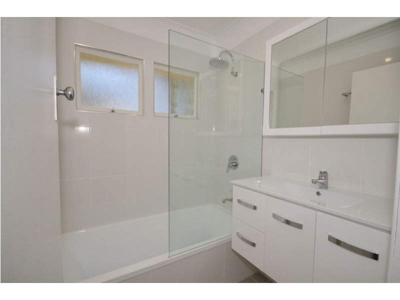 13 Brockworth Street, Wynnum West QLD 4178