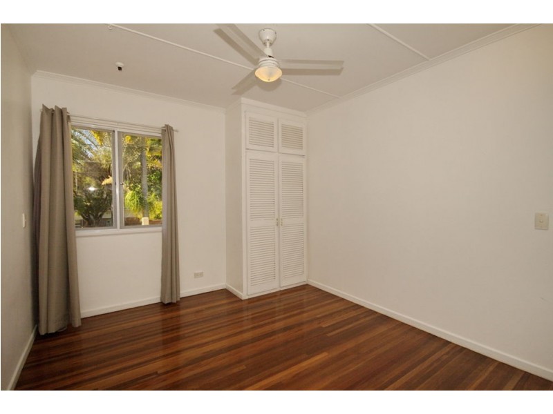 13 Brockworth Street, Wynnum West QLD 4178