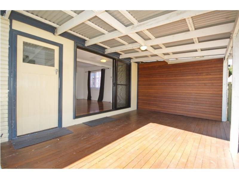13 Brockworth Street, Wynnum West QLD 4178
