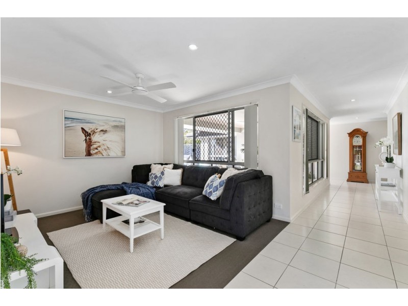 58 Schooner Circuit, Manly West QLD 4179