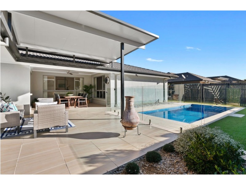 58 Schooner Circuit, Manly West QLD 4179