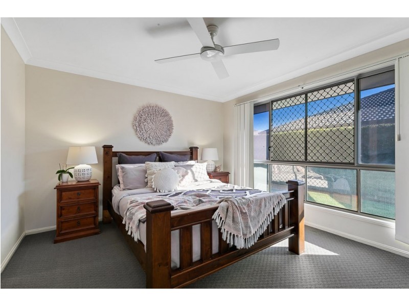 58 Schooner Circuit, Manly West QLD 4179