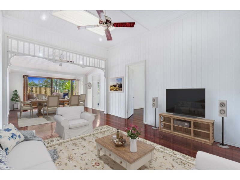 2 Gordon Parade, Manly QLD 4179