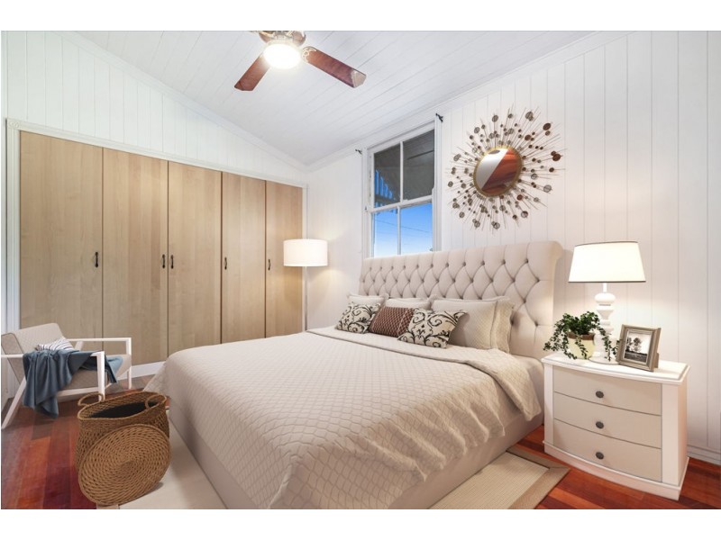 2 Gordon Parade, Manly QLD 4179