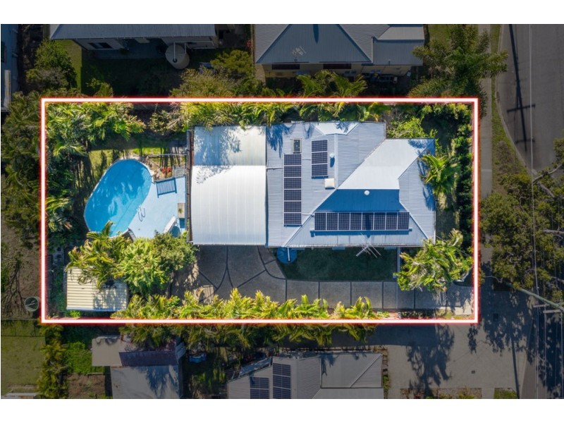 2 Gordon Parade, Manly QLD 4179