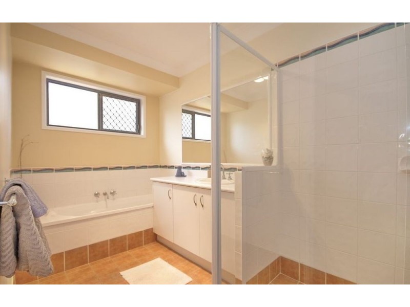 75 Hargreaves Road, Manly West QLD 4179