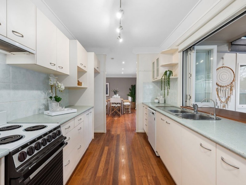 74 Hendren Street, Carina QLD 4152