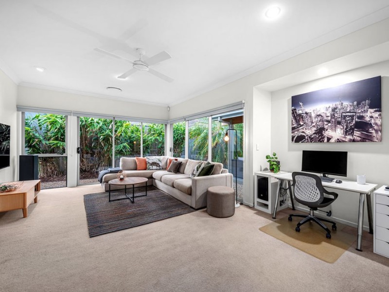 93 Mossvale Drive, Wakerley QLD 4154