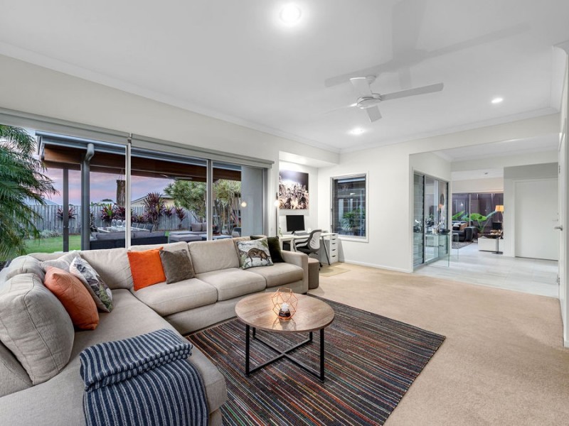 93 Mossvale Drive, Wakerley QLD 4154