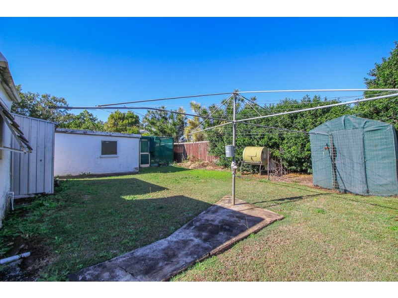 12 Booner St, Lota QLD 4179