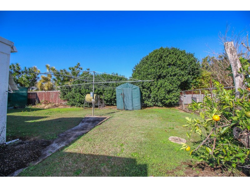 12 Booner St, Lota QLD 4179