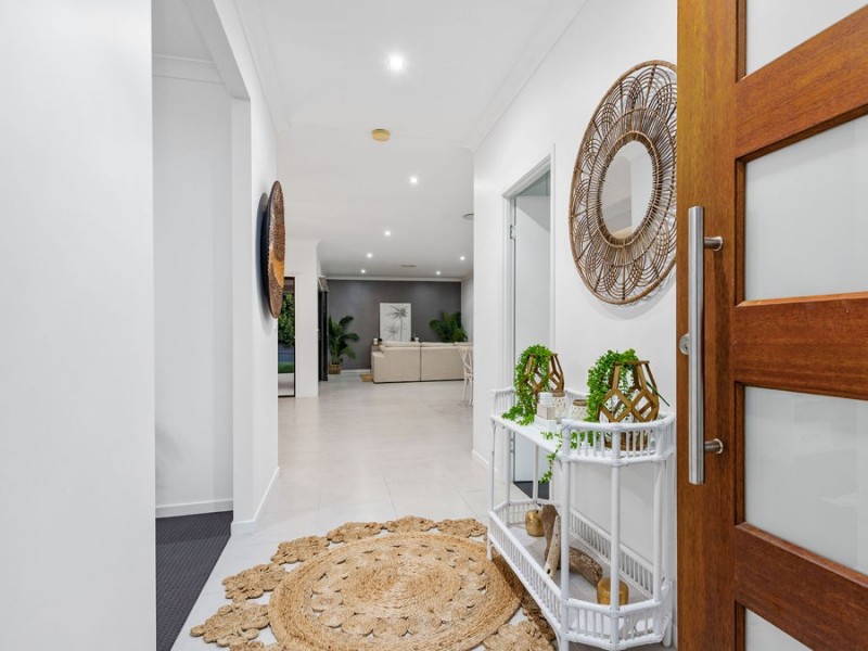 87 Ivy Crescent, Wakerley QLD 4154