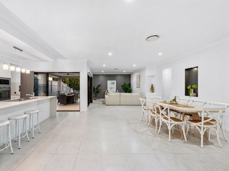 87 Ivy Crescent, Wakerley QLD 4154