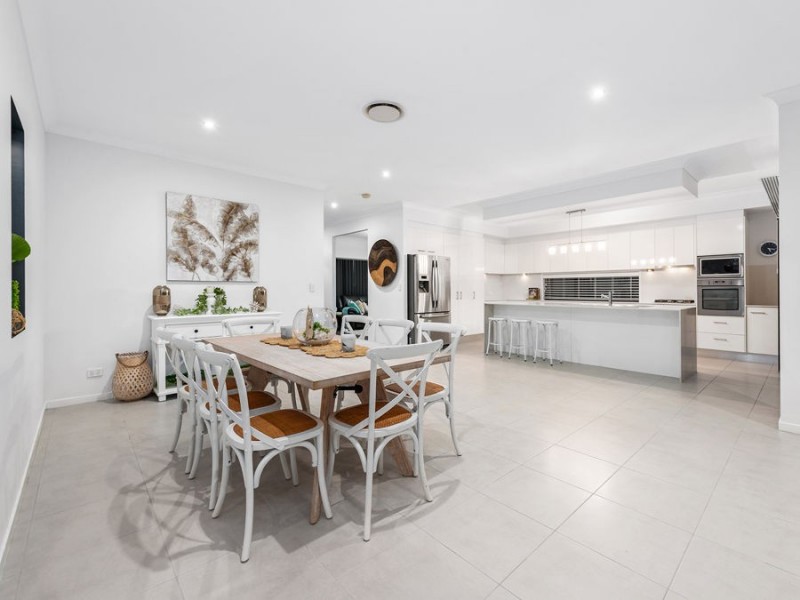 87 Ivy Crescent, Wakerley QLD 4154