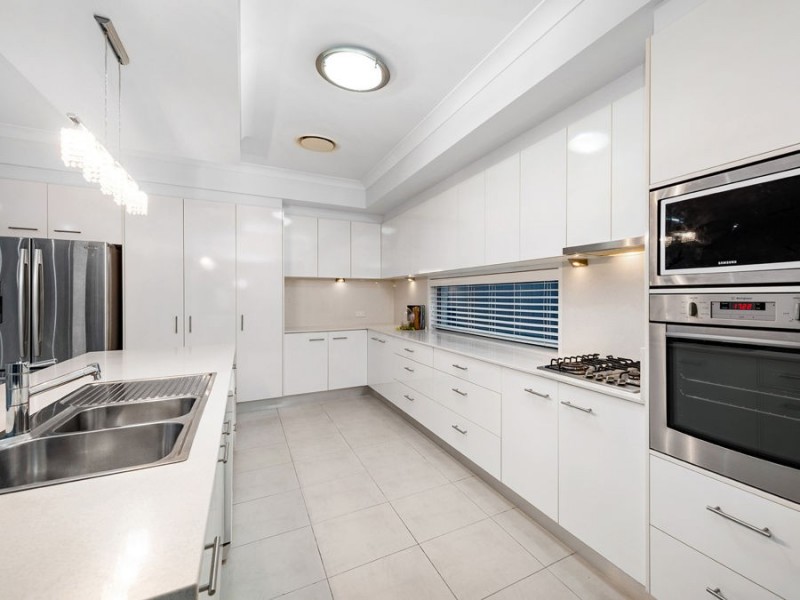 87 Ivy Crescent, Wakerley QLD 4154