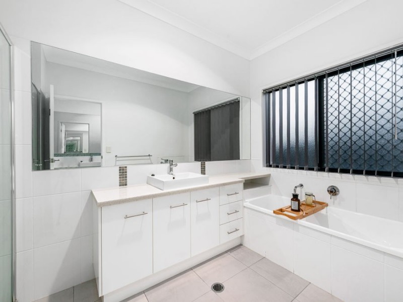 87 Ivy Crescent, Wakerley QLD 4154