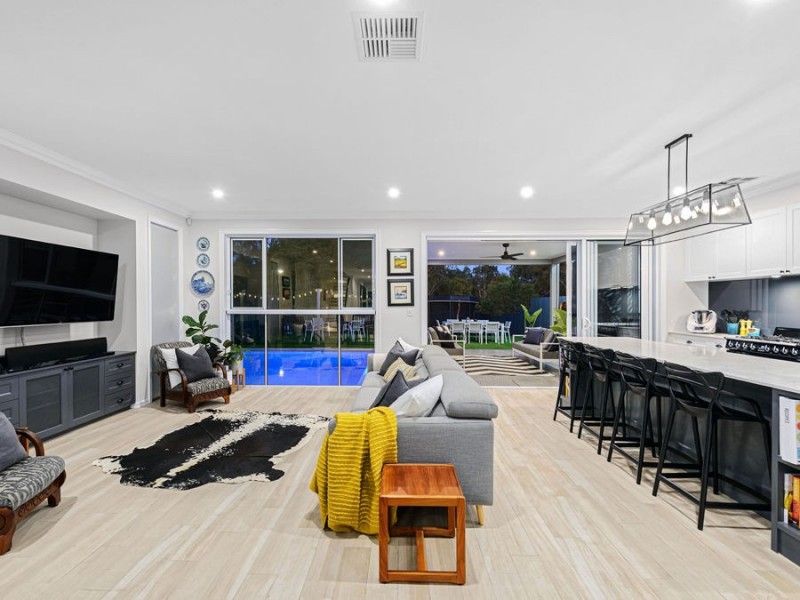 17 Eucalypt Street, Wakerley QLD 4154