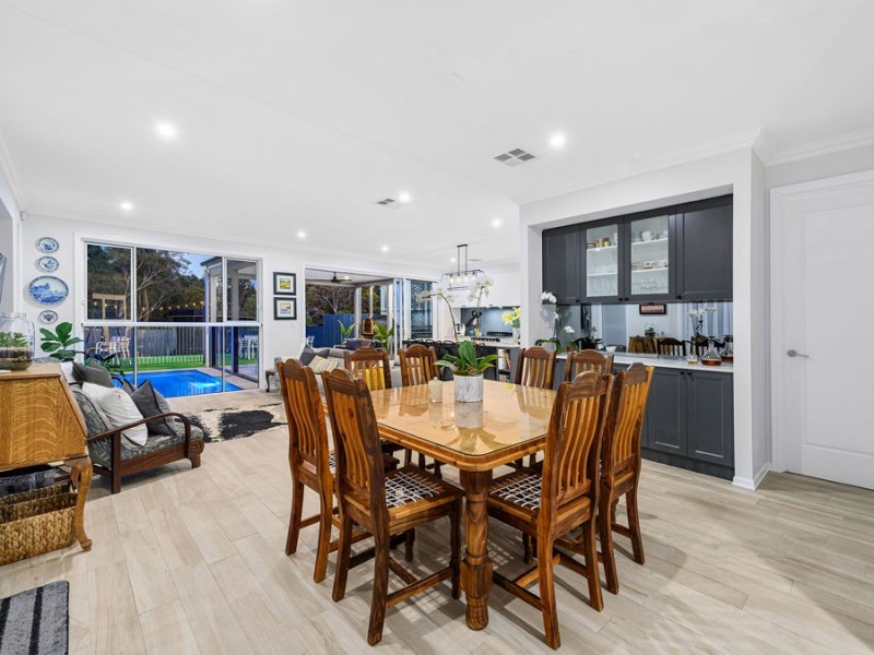 17 Eucalypt Street, Wakerley QLD 4154