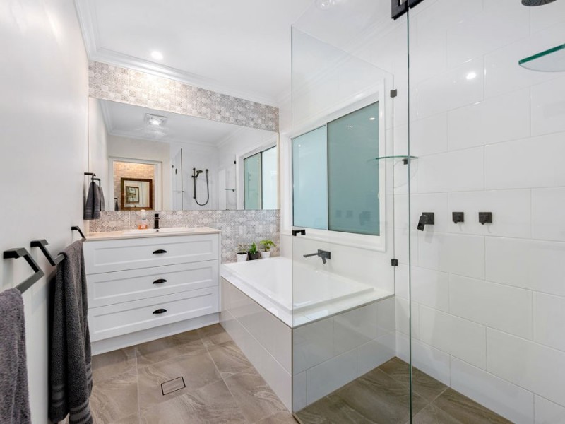 17 Eucalypt Street, Wakerley QLD 4154